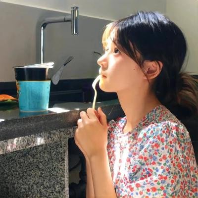 雨中的伊莲娜